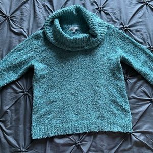 Turquoise 3/4 sleeve turtleneck sweater